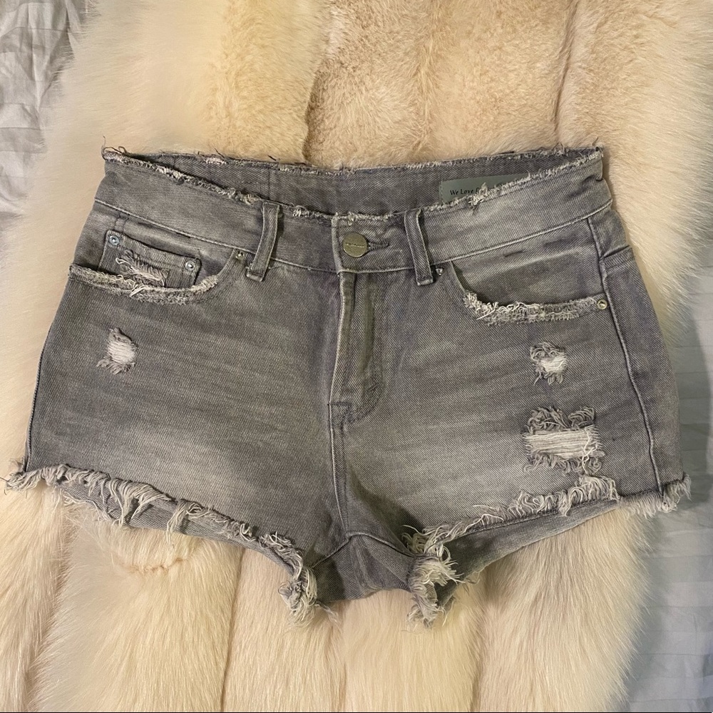 Sexy grey jean shorts 🔥